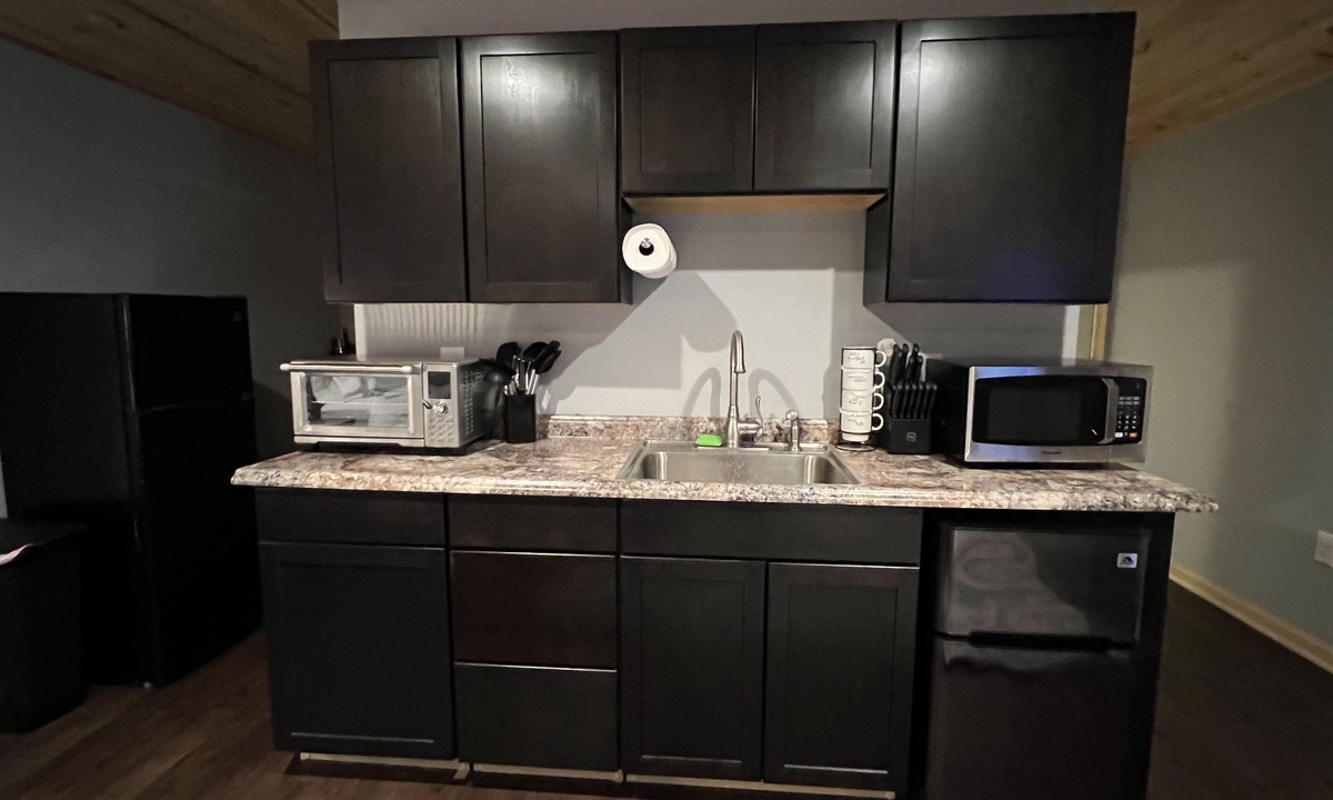 Georgetown Apartment | Pet Friendly Rustic Loft Close to Golf & Beaches