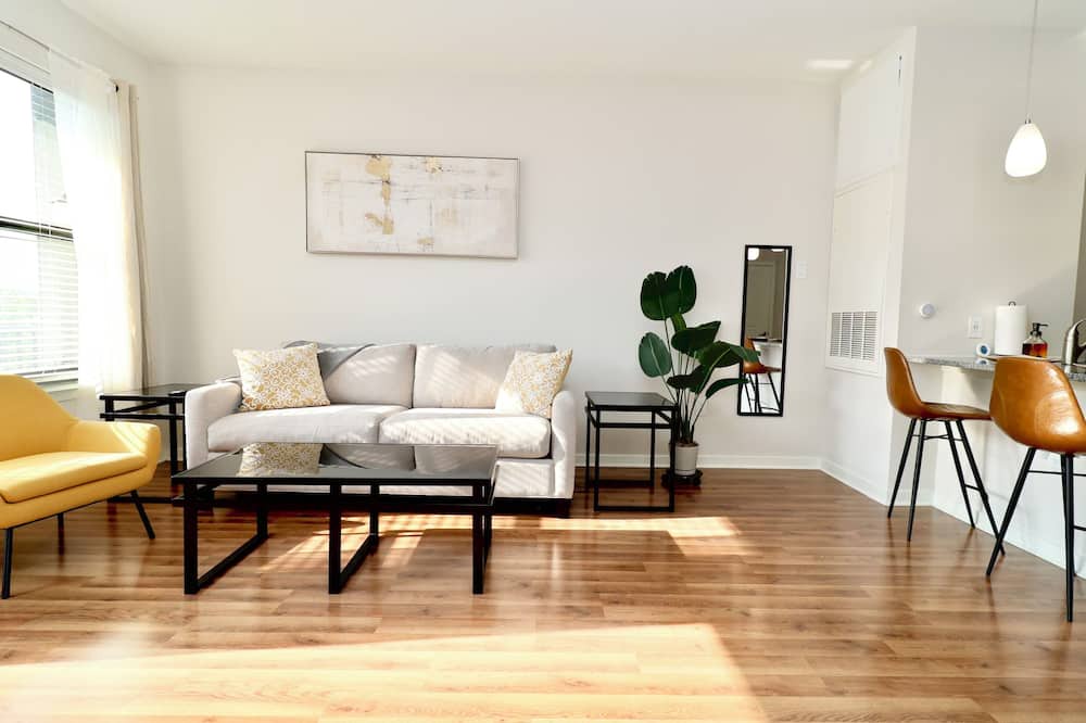 Old City Apartment | The Heart of Philadelphia: Charming 1BR/1BA Downtown Retreat