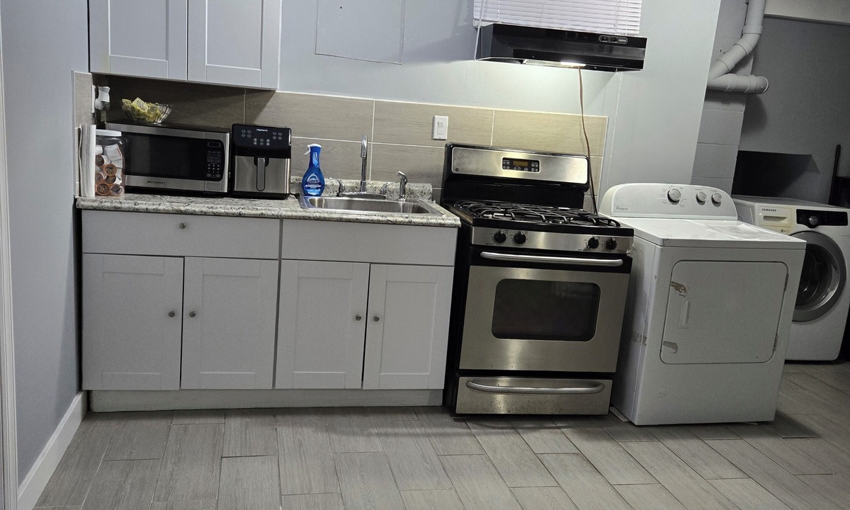 Leisure Village West-Pine Lake Park Apartment | Charming 2-bedroom apartment with AC, WiFi in fantastic Toms River