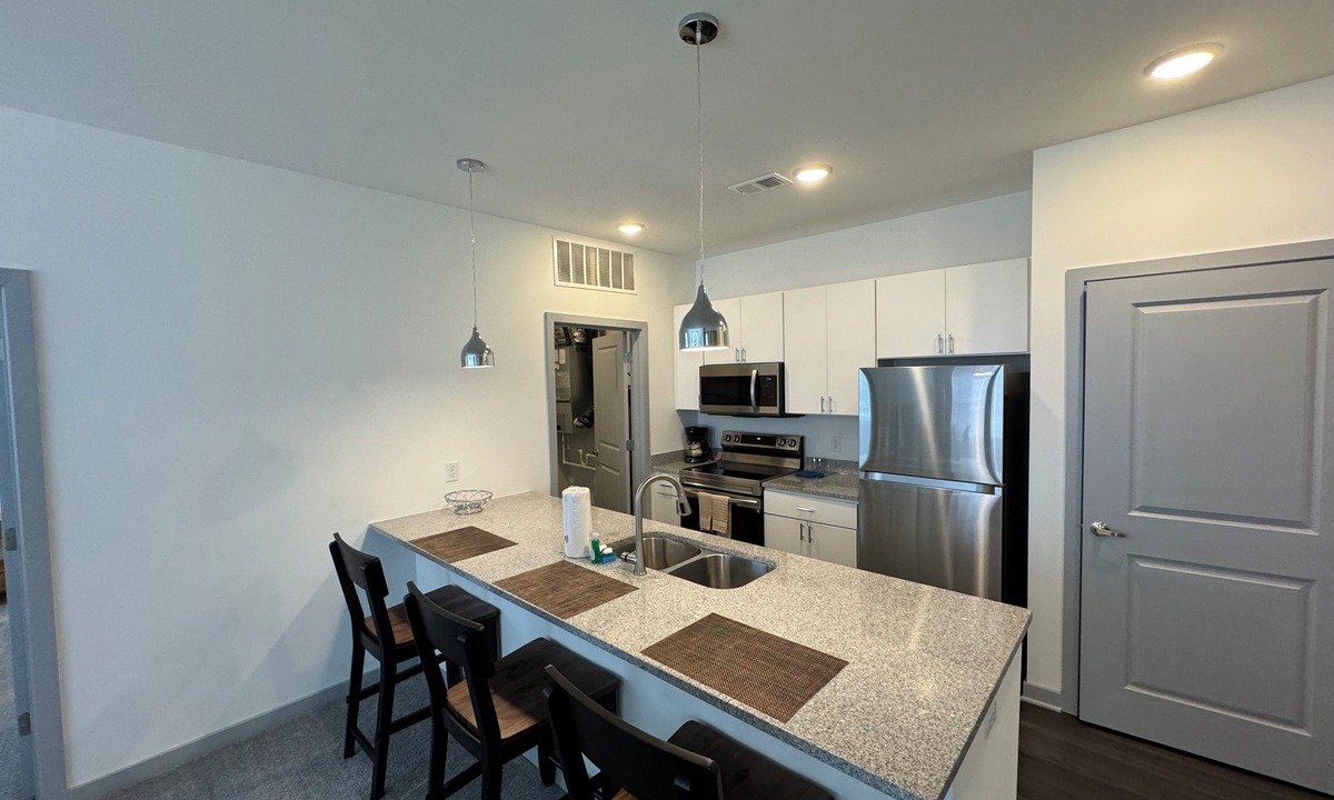 Tuttle West Apartment | Private listing for ARTURO MAR