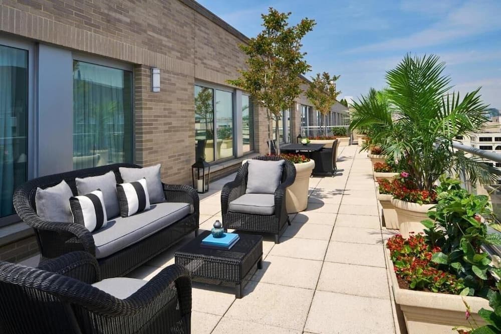 Connecticut Ave - K Street Apartment | Deluxe King Near Blue stone Cafe WDC