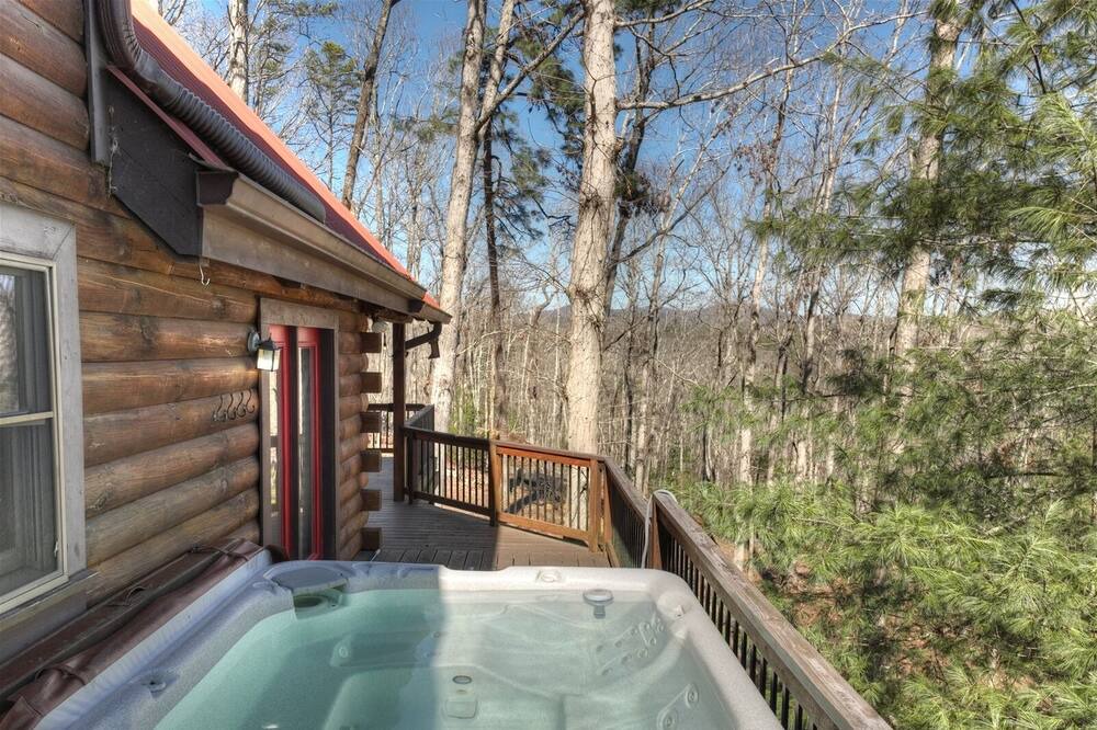 Chatsworth Cabin | Hillin and Chillin: A Cozy Cabin Retreat in the North Georgia Mountains