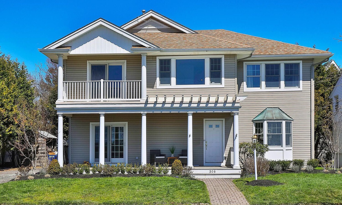 Spring Lake House | Water Views Spacious 5-bedroom house in charming Spring Lake.