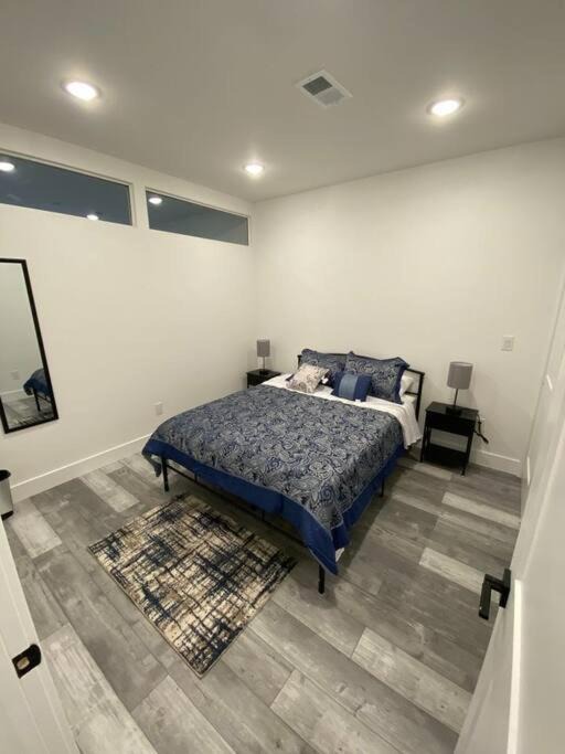 East Parkside Apartment | Comfortable Apt\Sleeps 3\1715 Apt 6
