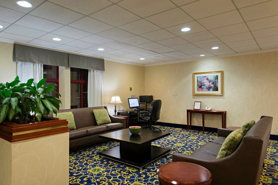 Photo of Livingroom in Oxford Valley