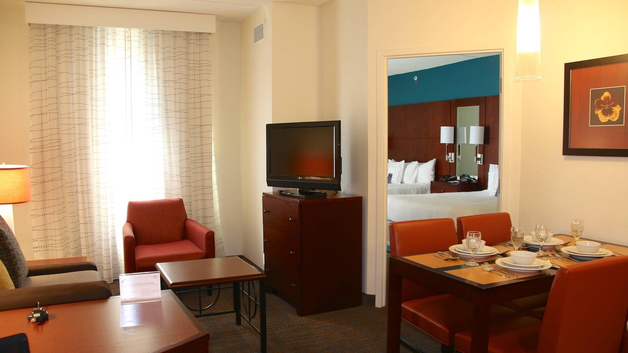 Photo of Livingroom in Central Newport News