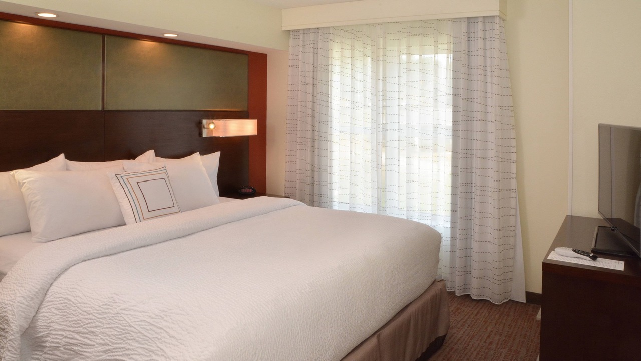 Photo of Bedroom in Fairlawn