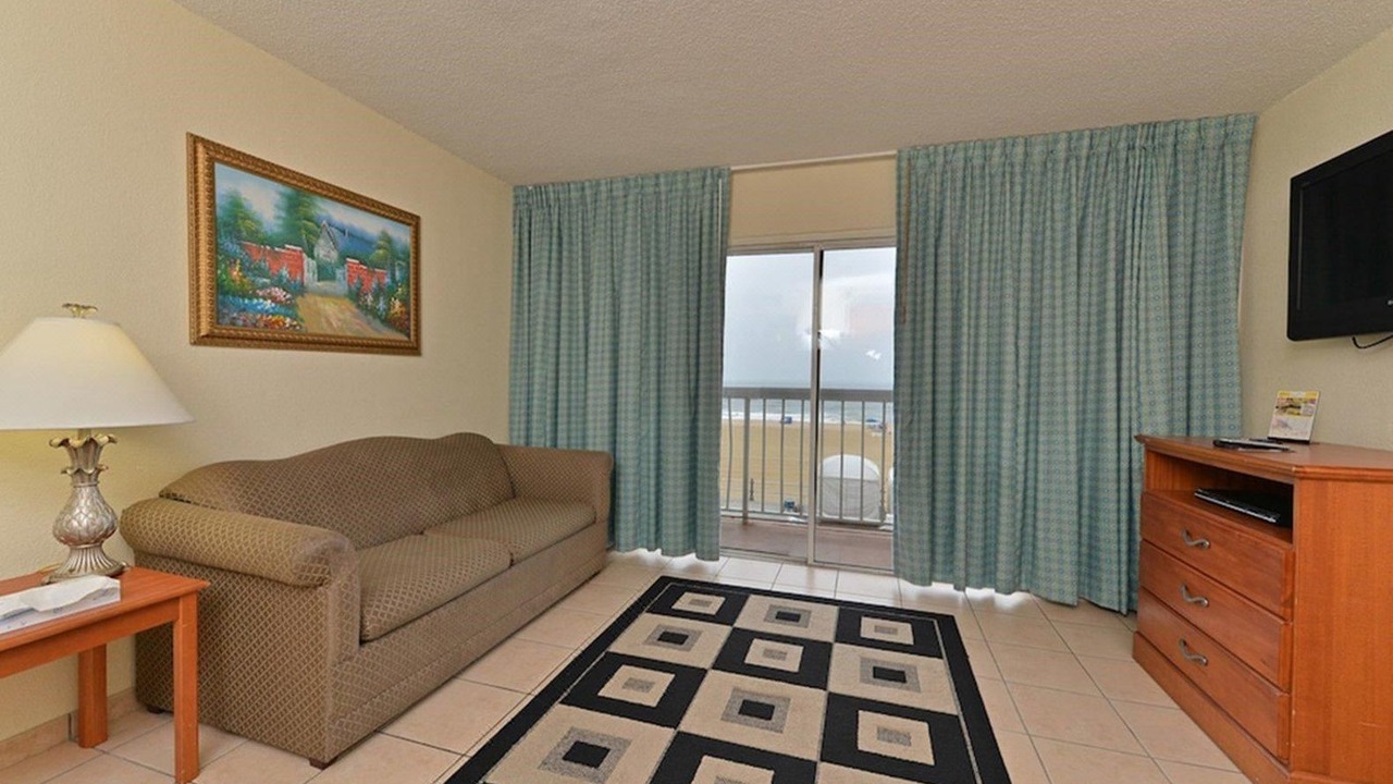 Photo of Livingroom in Northeast Virginia Beach