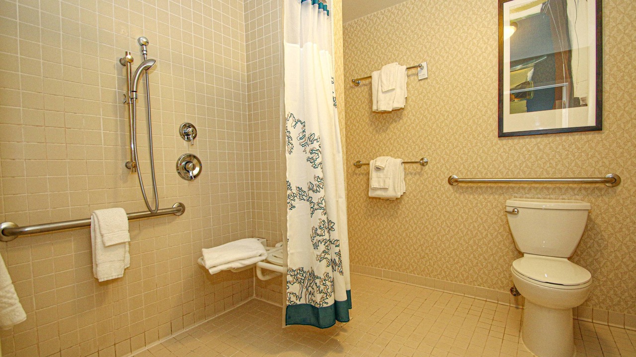 Photo of Bathroom in Central Newport News