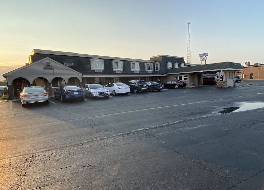 Photo of Buildings in Marion
