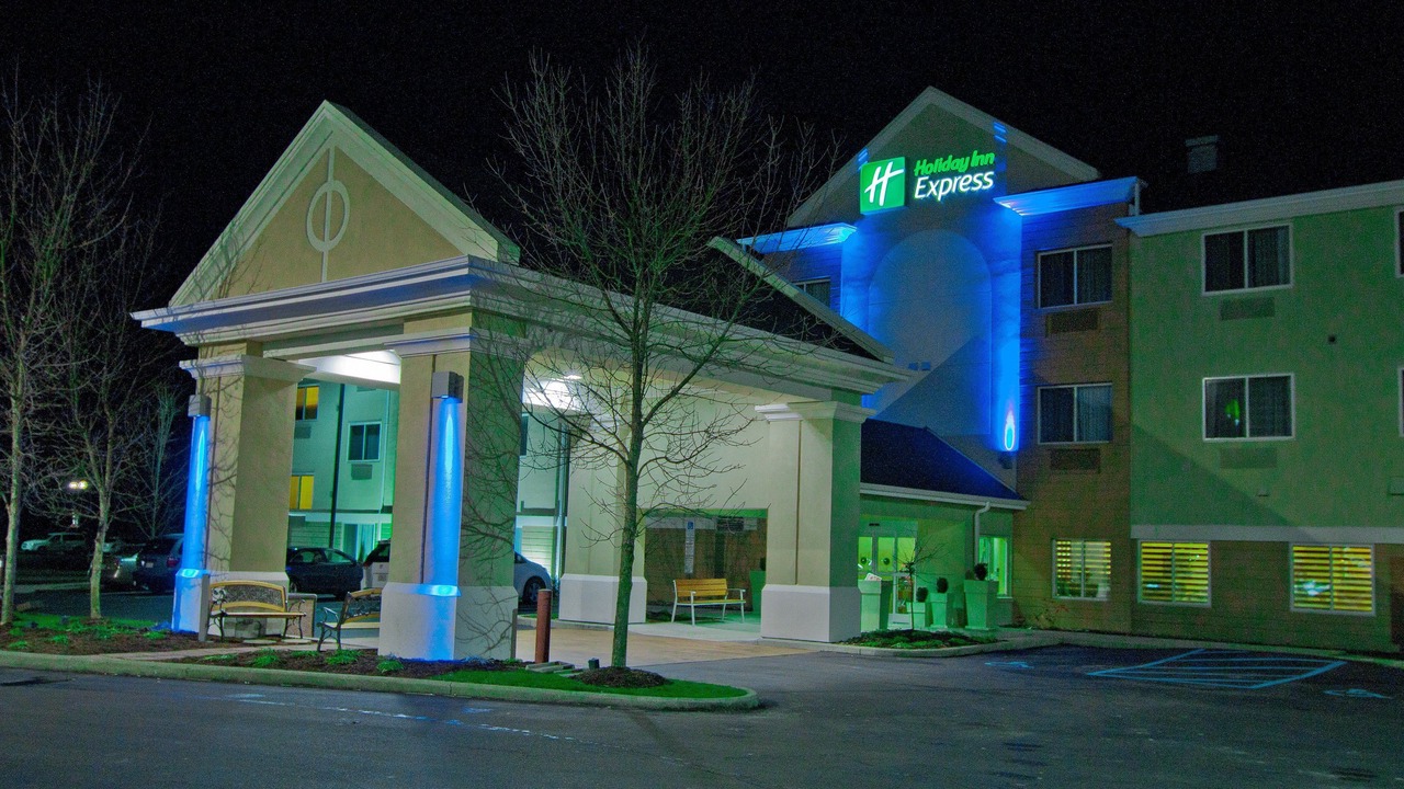 Photo of Buildings in Tad