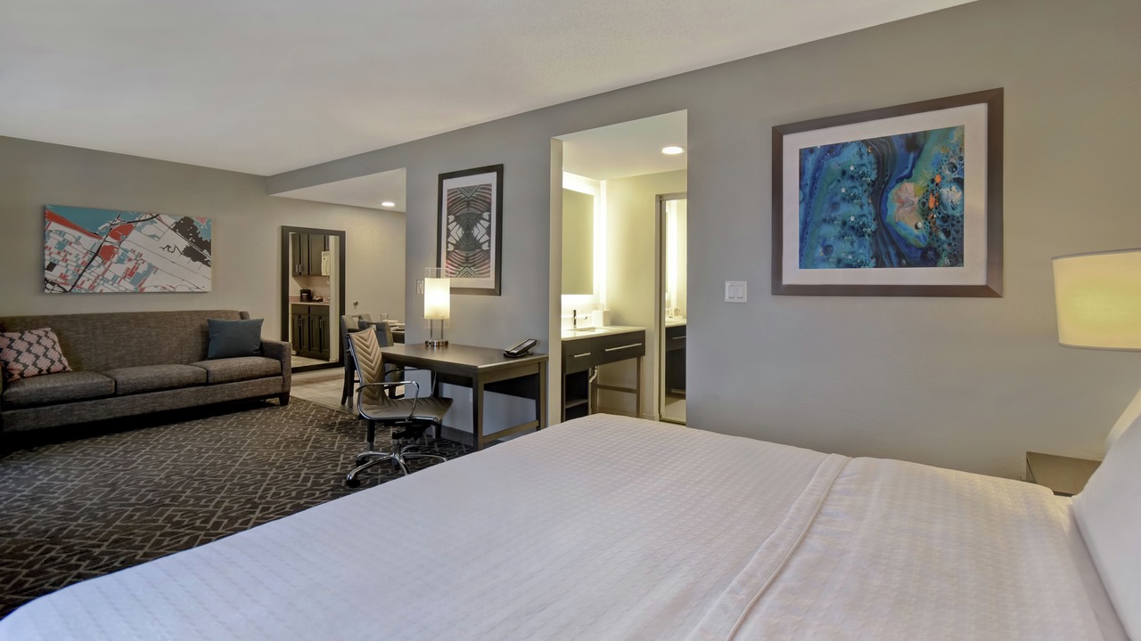 Photo of Bedroom in Edgewater