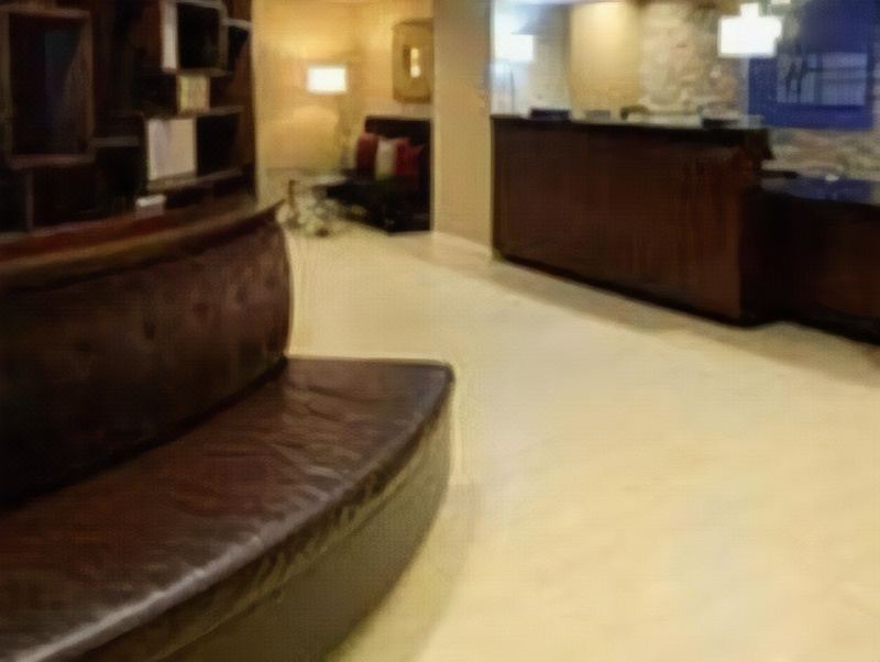 Photo of Livingroom in Coliseum Central