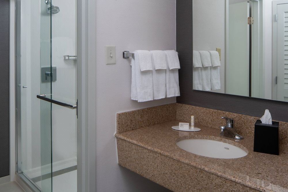 Photo of Bathroom in White Station
