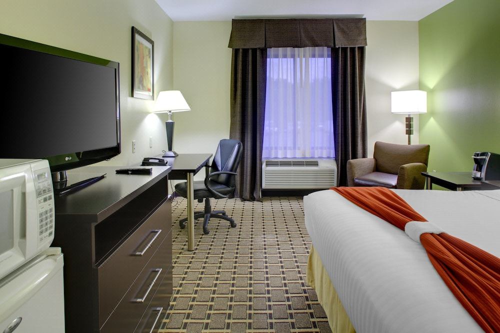 Photo of Bedroom in Cross Lanes