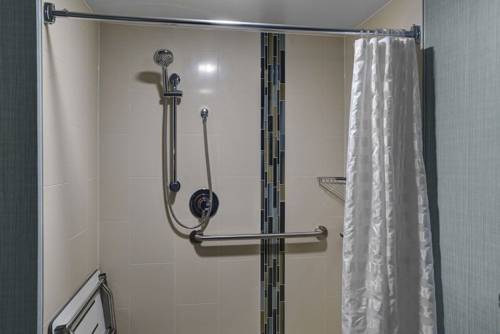 Photo of Bathroom in White Station