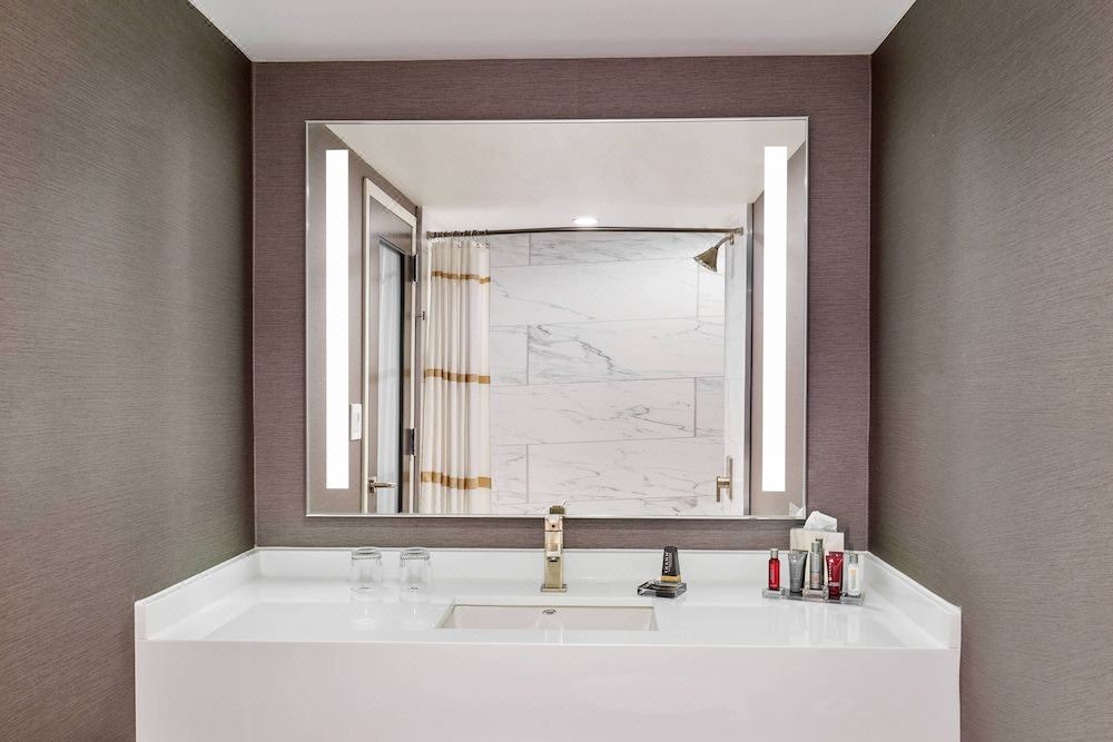 Photo of Bathroom in Teaneck