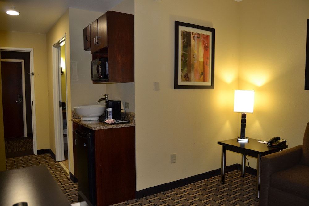 Photo of Livingroom in Cross Lanes