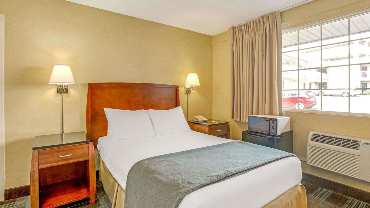Photo of Bedroom in Downtown