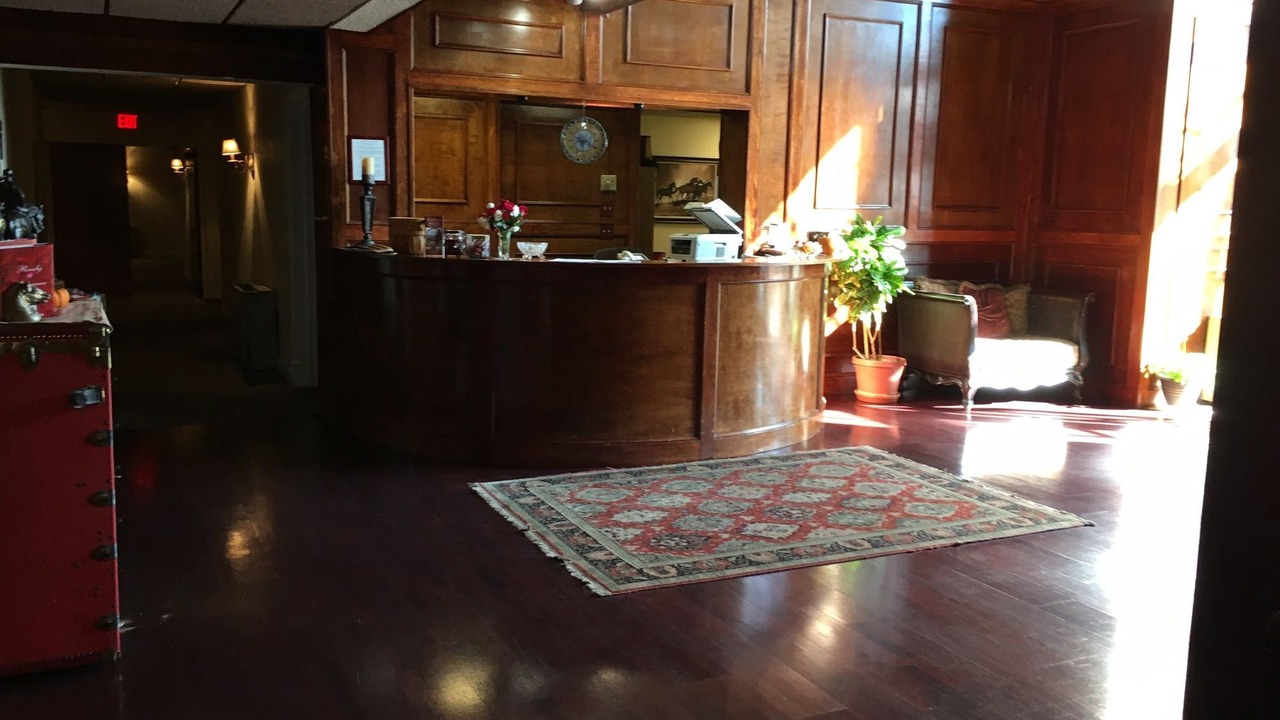 Photo of Livingroom in Colts Neck
