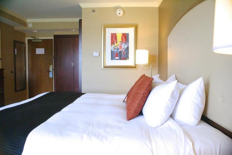 Photo of Bedroom in Downtown Pittsburgh