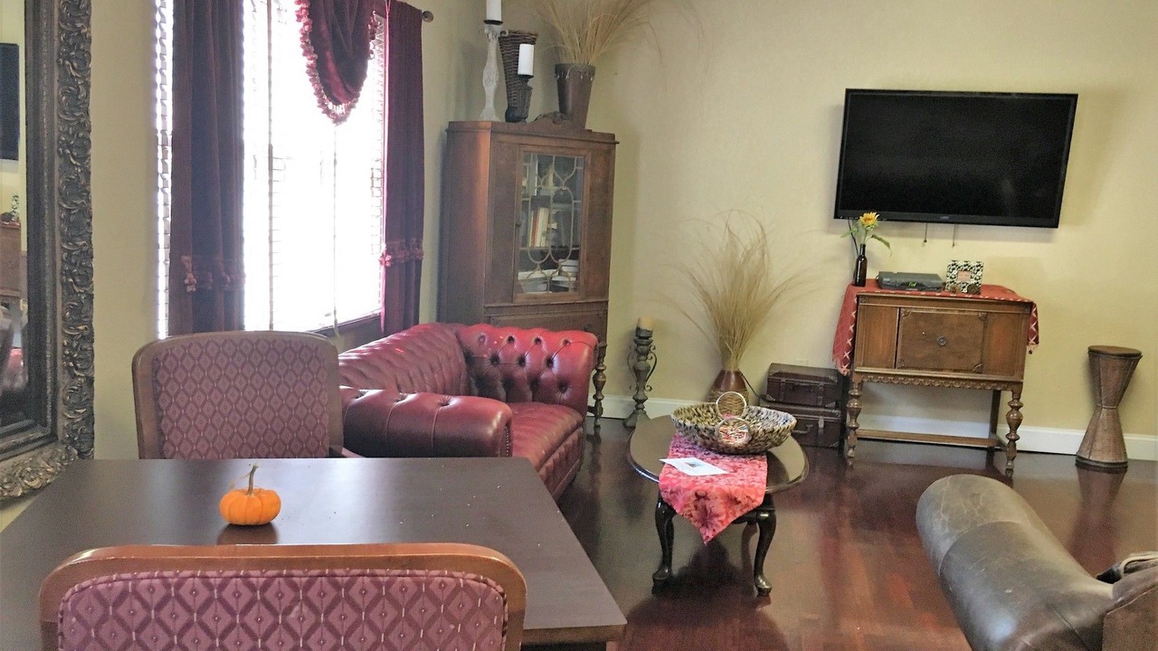 Photo of Livingroom in Colts Neck