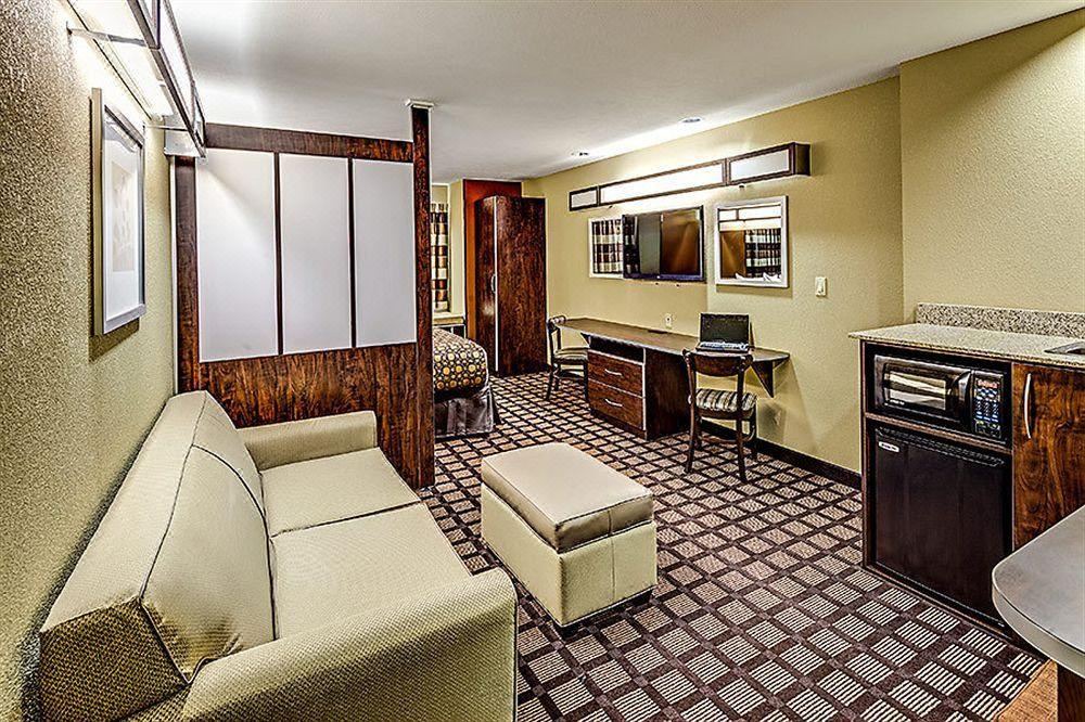 Photo of Livingroom in North Canton