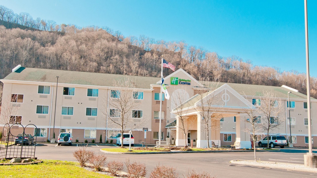 Photo of Buildings in Tad