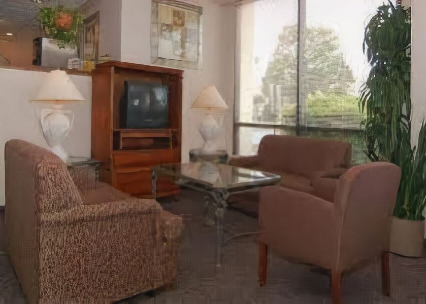 Photo of Livingroom in Coliseum Central