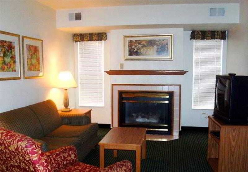 Photo of Livingroom in Canton