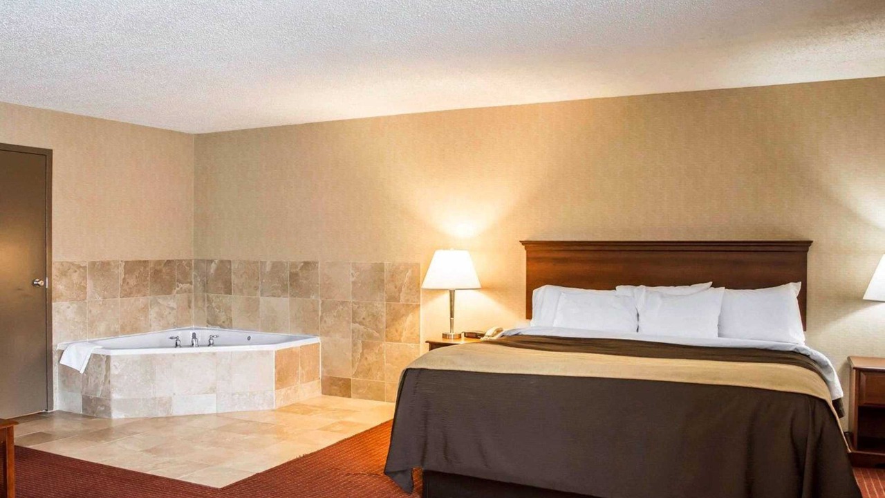 Photo of Bedroom in Springboro