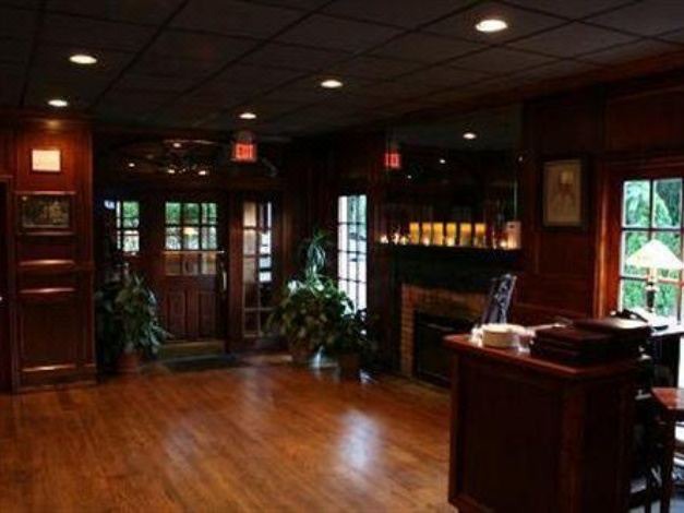 Photo of Livingroom in Colts Neck