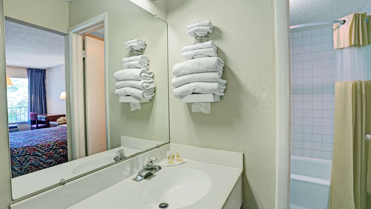 Photo of Bathroom in Jellico