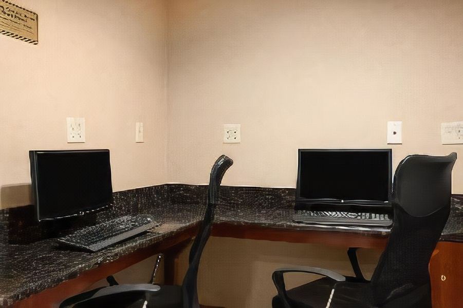 Photo of Livingroom in Iselin
