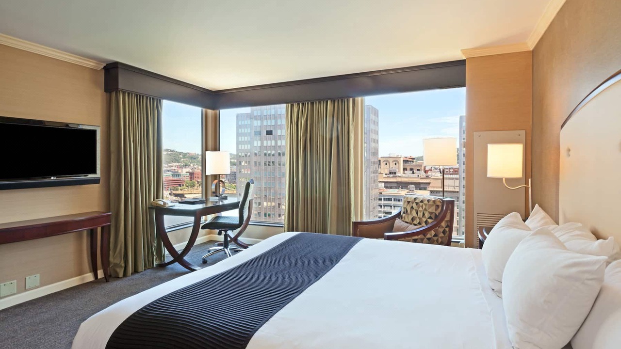 Photo of Bedroom in Downtown Pittsburgh