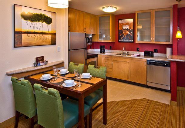 Photo of Livingroom in Central Newport News