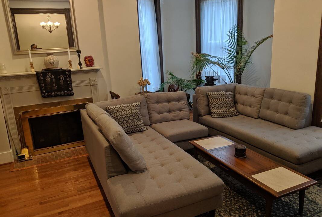 Photo of Livingroom in Downtown Baltimore