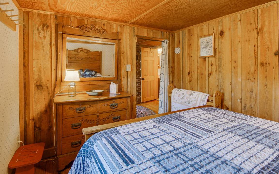 Photo of Bedroom in Drifting