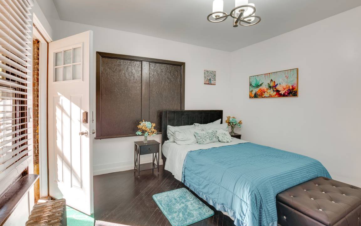 Photo of Bedroom in Weequahic