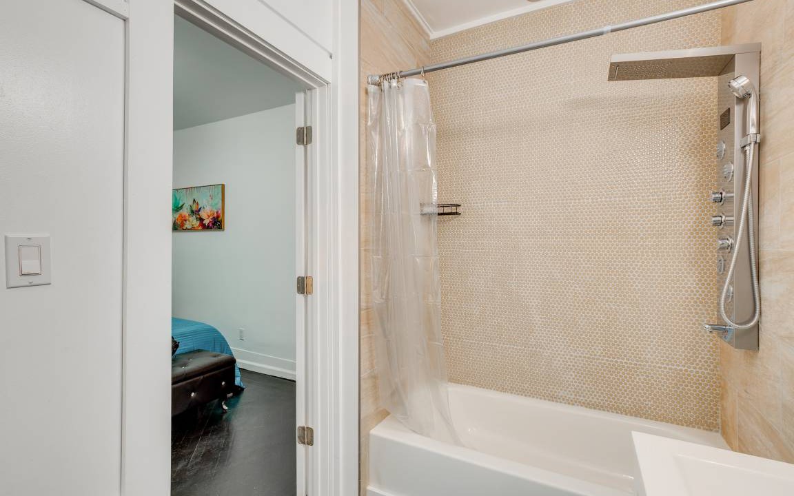 Photo of Bathroom in Weequahic