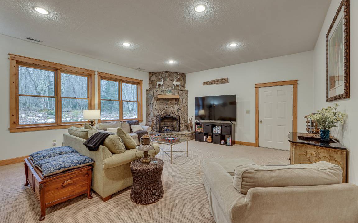 Photo of Livingroom in Snowshoe