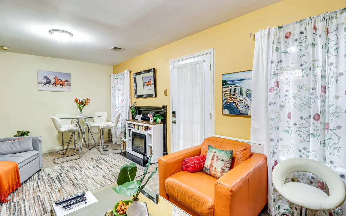 Photo of Livingroom in Centreville