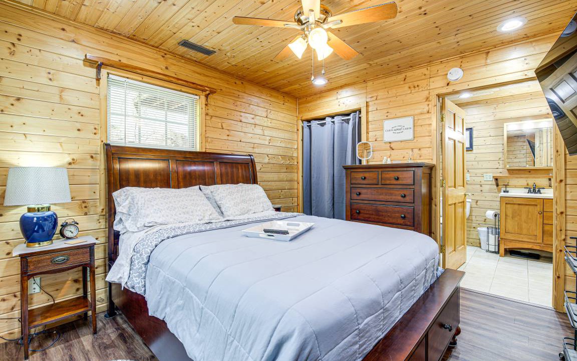 Photo of Bedroom in Knox County