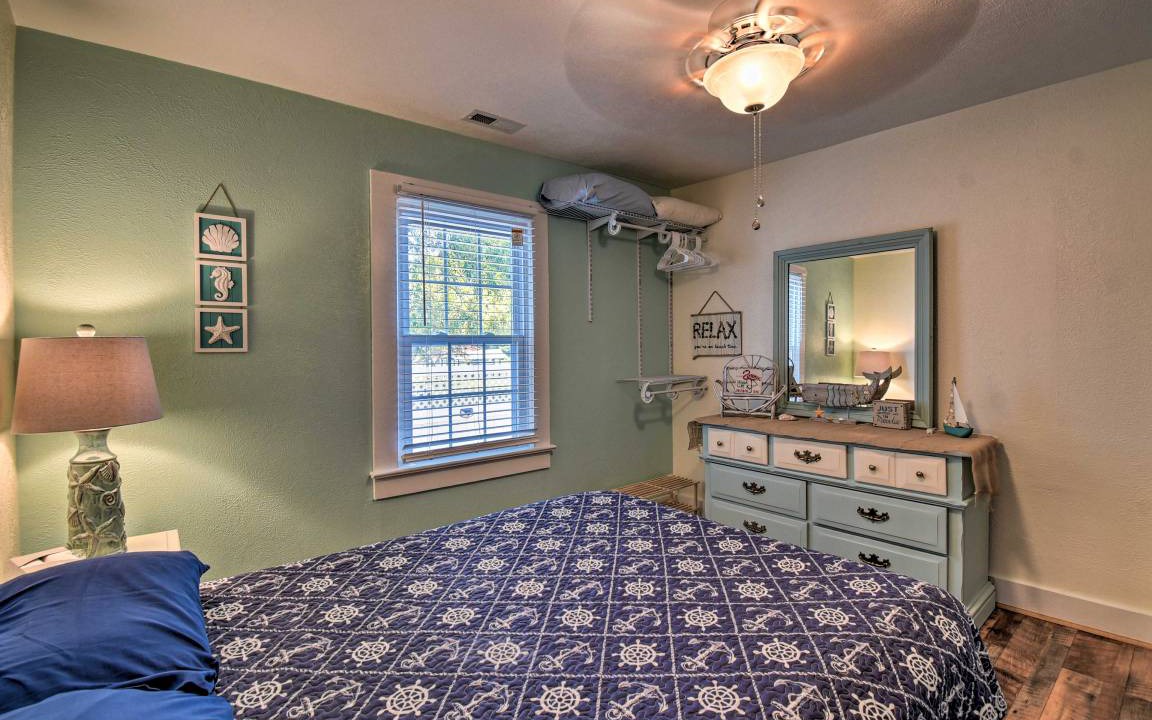 Photo of Bedroom in Deltaville
