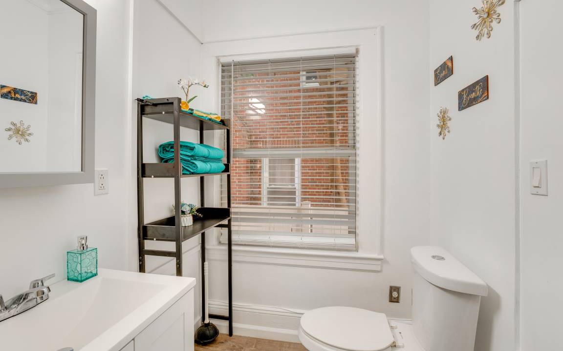 Photo of Bathroom in Weequahic