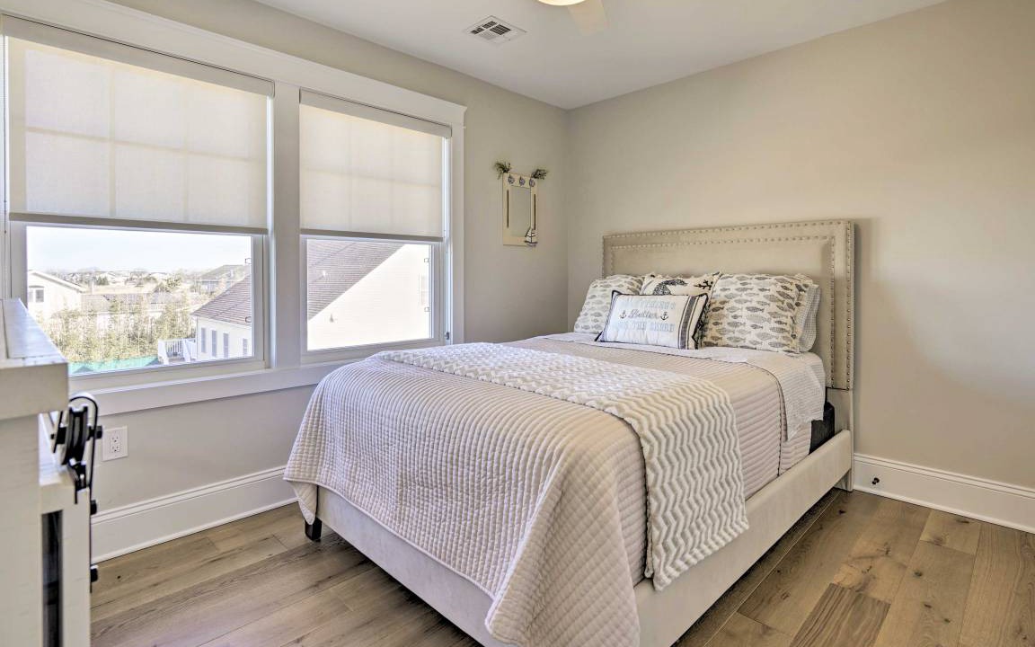 Photo of Bedroom in Long Branch