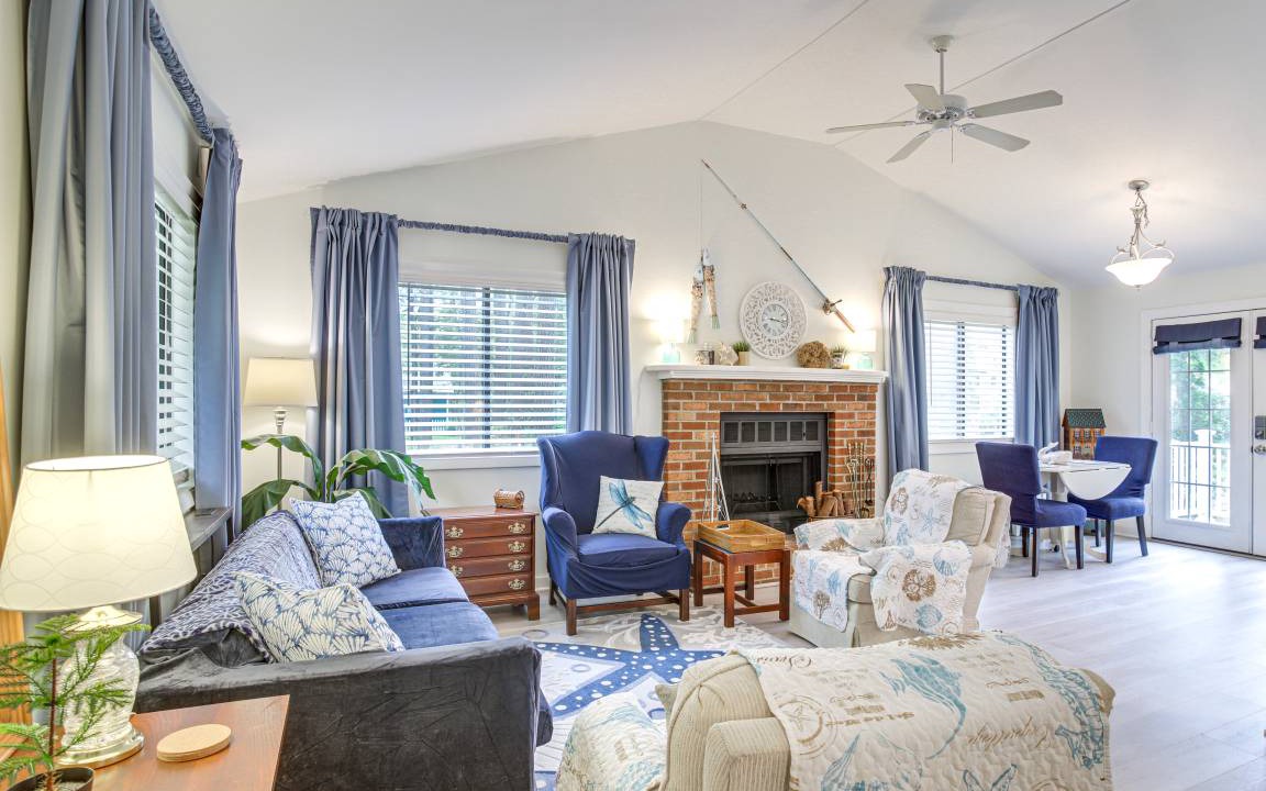 Photo of Livingroom in Ocean Pines