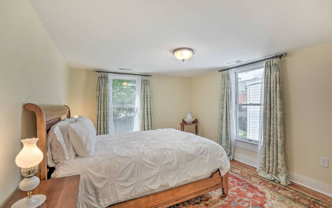 Photo of Bedroom in Lambertville