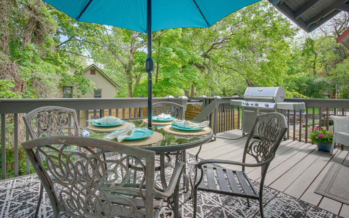 Photo of Patio Balcony in Roselawn Finance