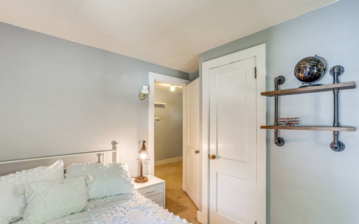 Photo of Bedroom in Annville